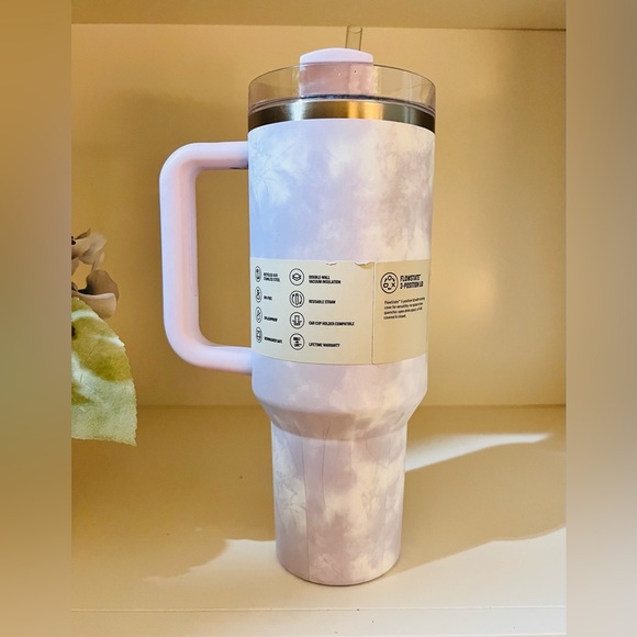 🎉LAST PIECE🎉Stanley 40 oz. Quencher H2.0 FlowState Tumbler Wisteria Tie Dye - Picture 11 of 12
